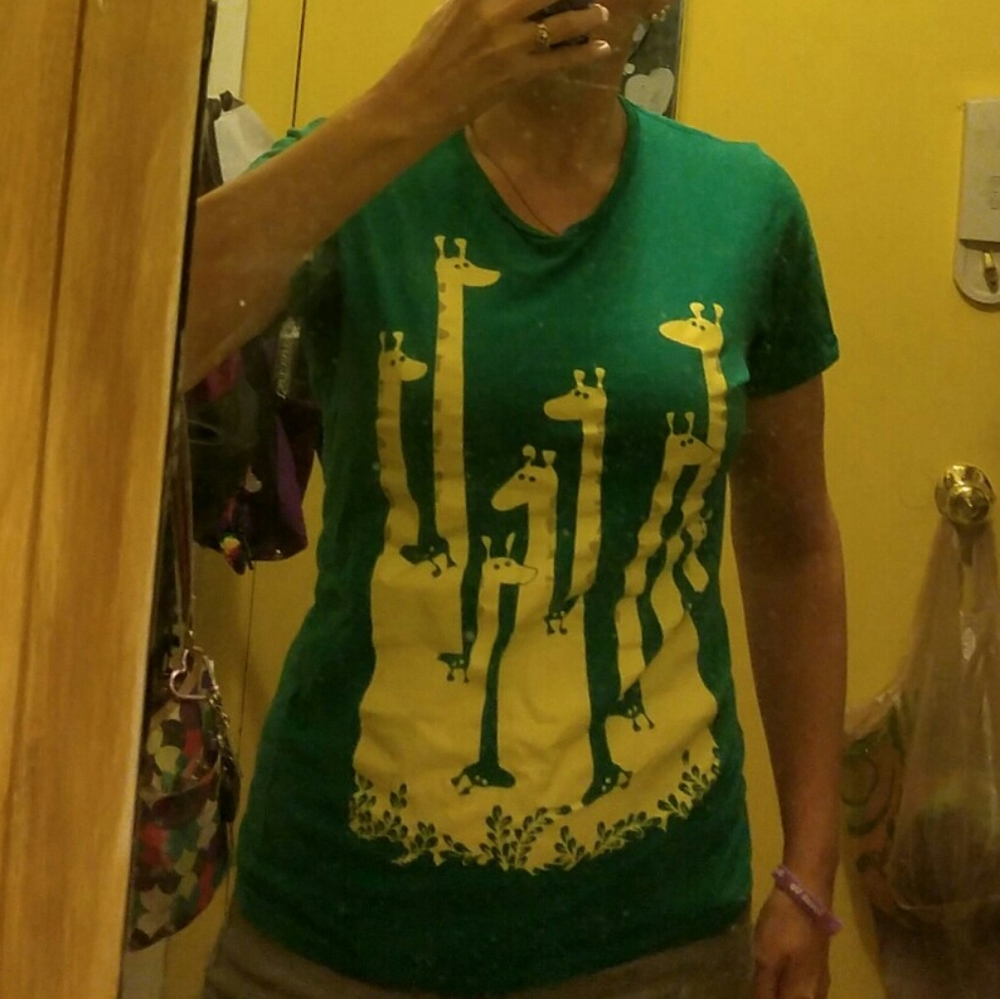 Giraffe lovers super-soft shirt / bundle requirement - Picture 4 of 4